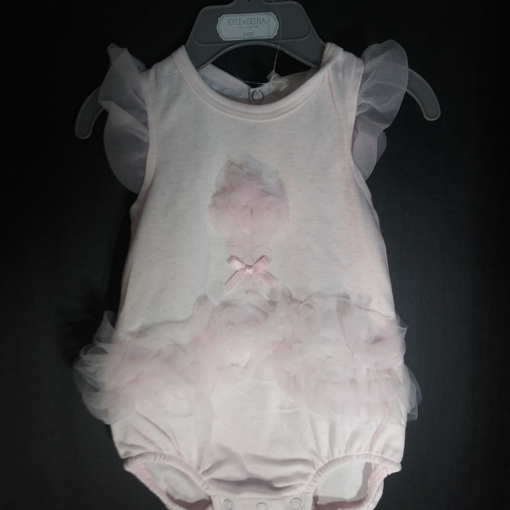 Kyle & Deena New York Baby girl Bodysuit 3-6 mo